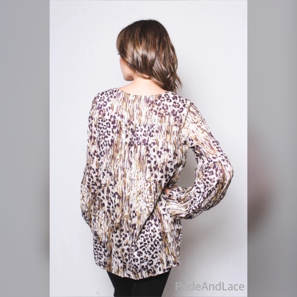 🆕 Long Sleeve Laced Up Leopard Printed Top with Lining - Picture 4 of 6